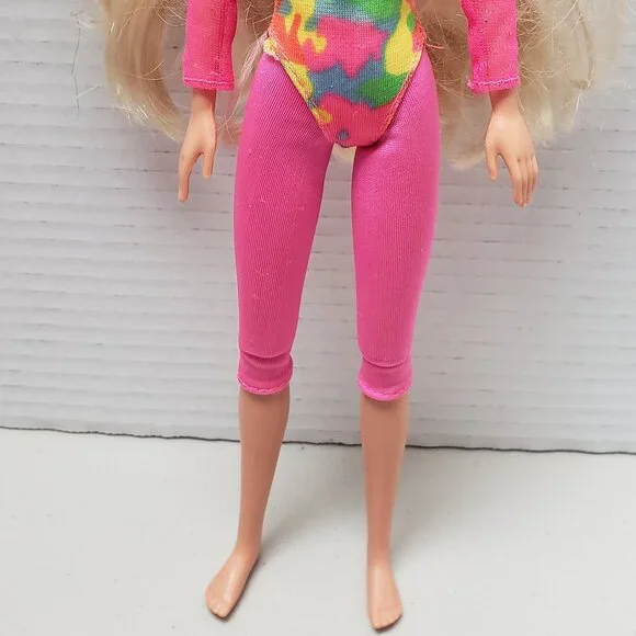 Barbie Doll Gymnast 1993 - Picture 6 of 8